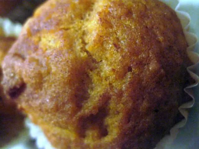 Easy Cinnamon Pumpkin Cake Muffins & VIDEO