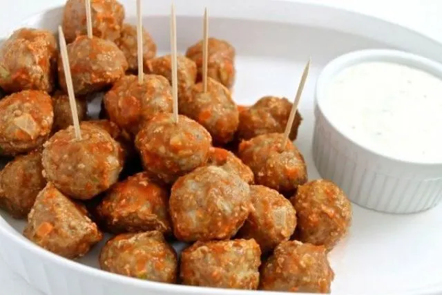 Low Calorie Buffalo Turkey Meatballs with Skinny Ranch Dressing