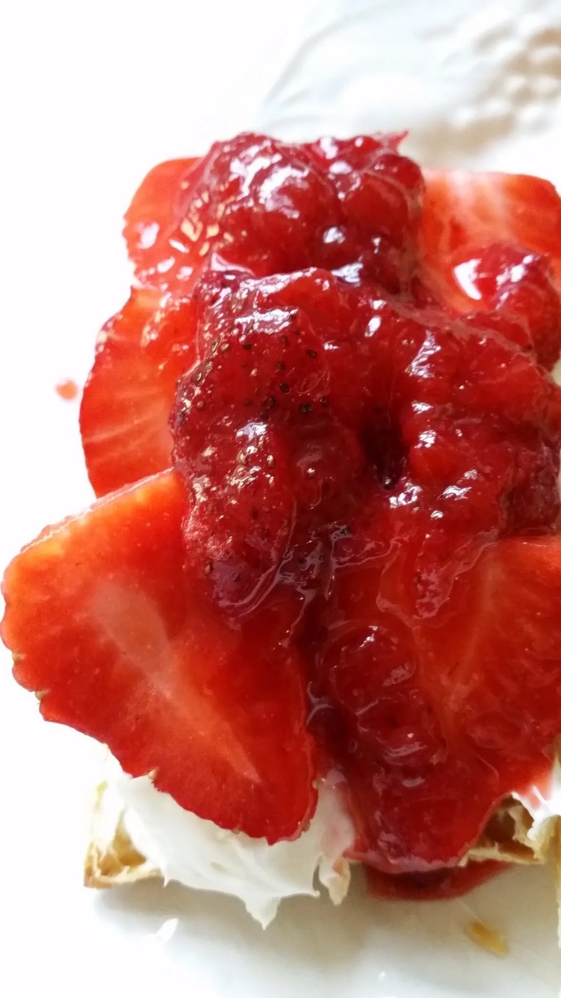 puff pastry strawberries and jam