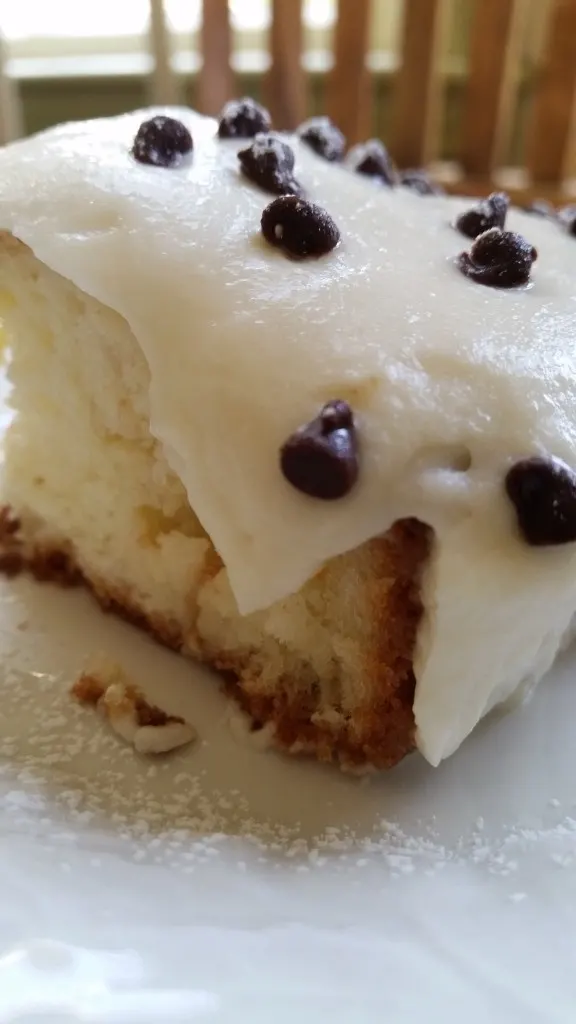 Cannoli Poke Cake