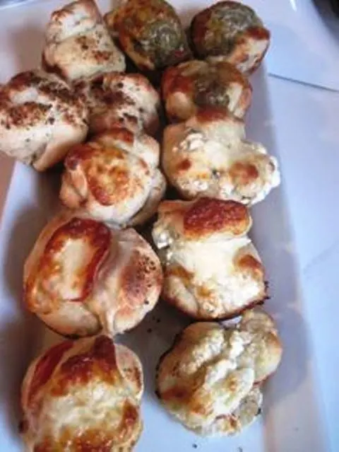 Easy Pizza Puffs 