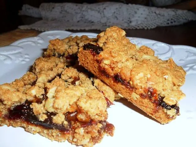 Oatmeal Raisin Cranberry Bars 