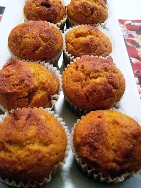 Easy Cinnamon Pumpkin Cake Muffins If you love pumpkin and cinnamon, you will love these super moist and fluffy muffins. Get recipe here. Moore or Less Cooking