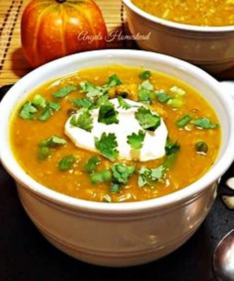 Turkey White Bean Pumpkin Chili This chili is made with pumpkin, turkey, white beans, green chilies and spices. It is a deliciously thick and hearty chili that will leave you full and satisfied. Get recipe here. Home Sweet Homestead