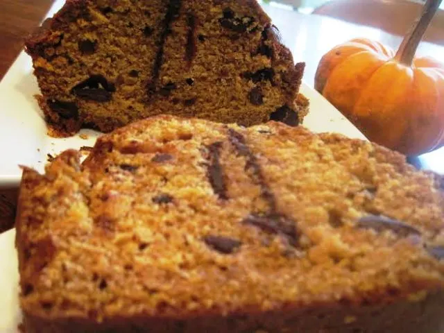 Chocolate Chunk Pumpkin Bread Chocolate chunk meets moist pumpkin bread! Recipe here. Moore or Less Cooking Food Blog