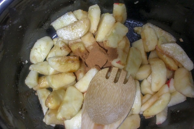 Copycat Cracker Barrel Cinnamon Apples & Video