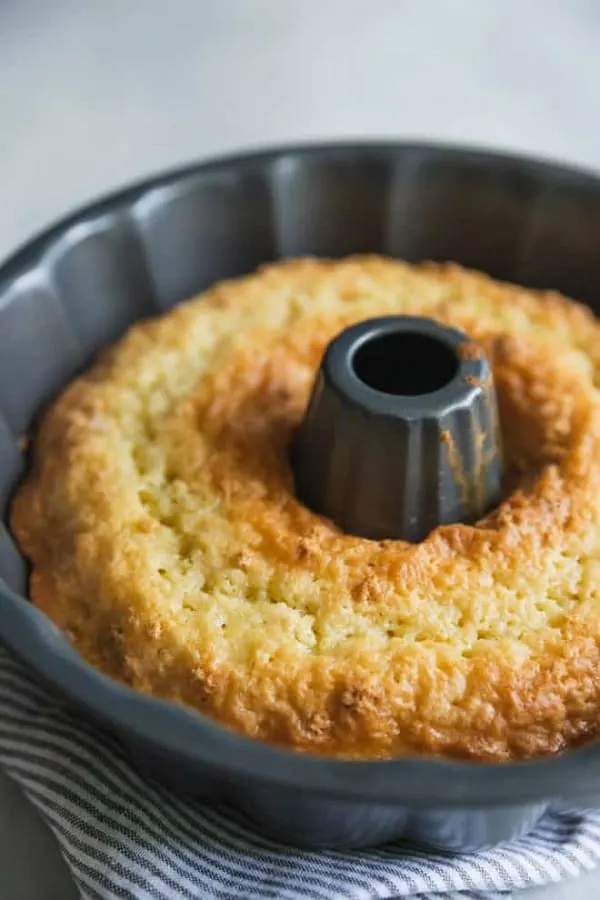 Easy Pound Cake - Culinary Hill