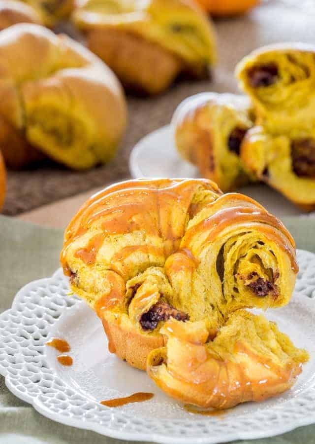 nutella-stuffed-pumpkin-cruffins-with-pumpkin-glaze-1-23