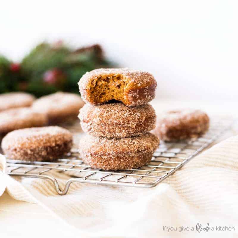 Christmas-gingerbread-donuts-11.2018-e1542245707236