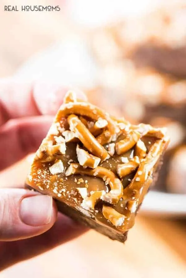 Salted-Pretzel-Caramel-Fudge-Easy-Dessert-Recipe-IC3-601x900