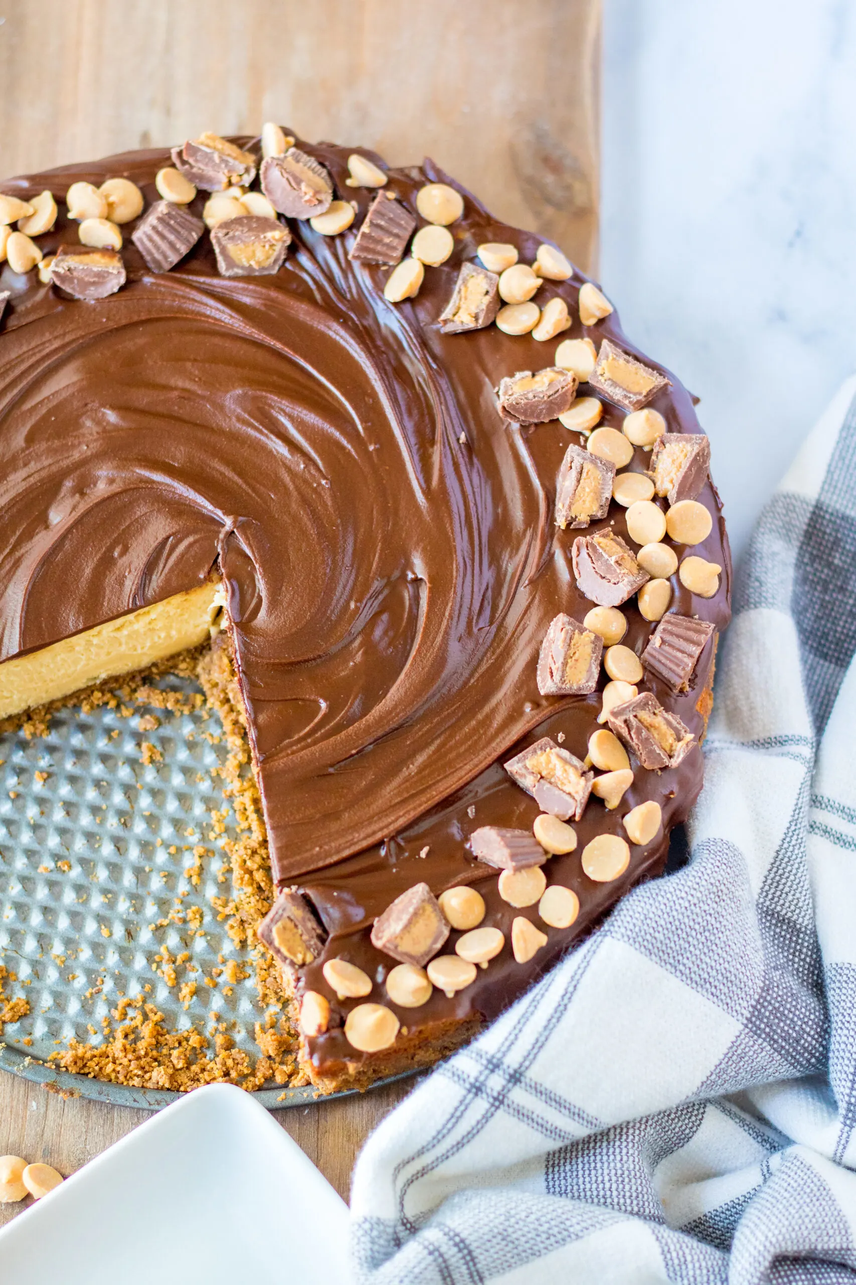 peanut butter cup cheesecake 