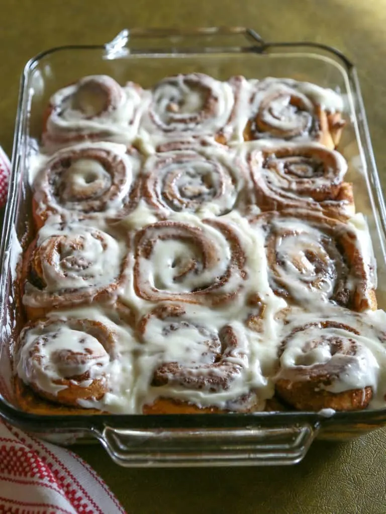 glass baking dish cinnamon rolls with glaze