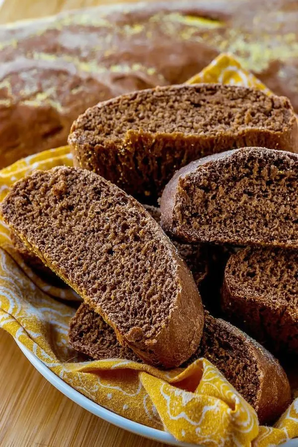 slices of outback bread on yellow towel