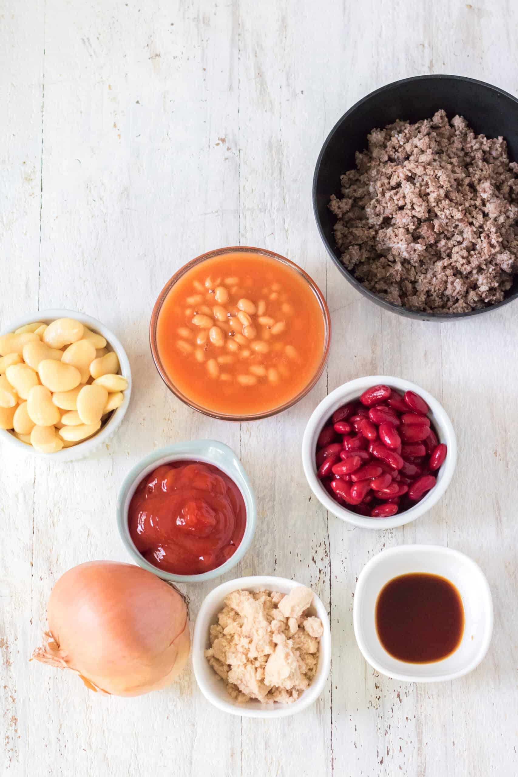ingredients for slow cooker beefy baked beans