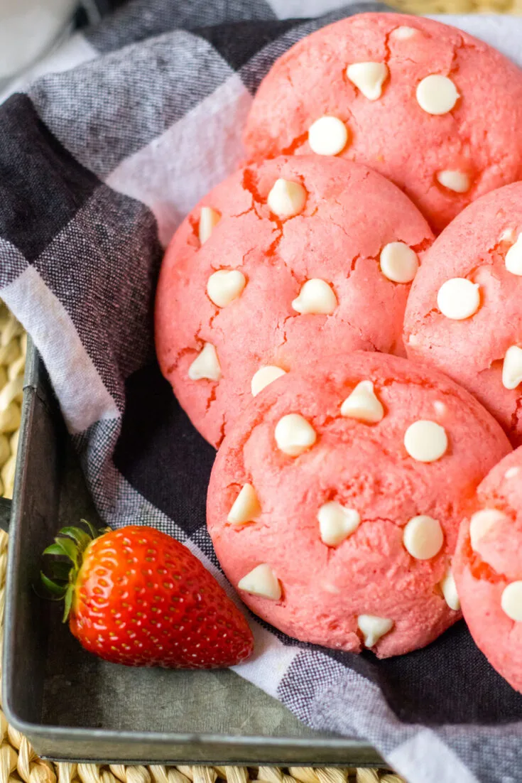 Cheesecake Stuffed Strawberry Cookies