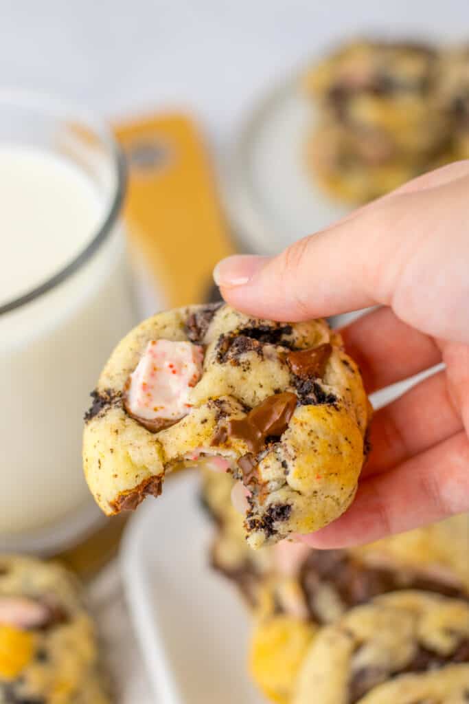 Peppermint Oreo Cookies