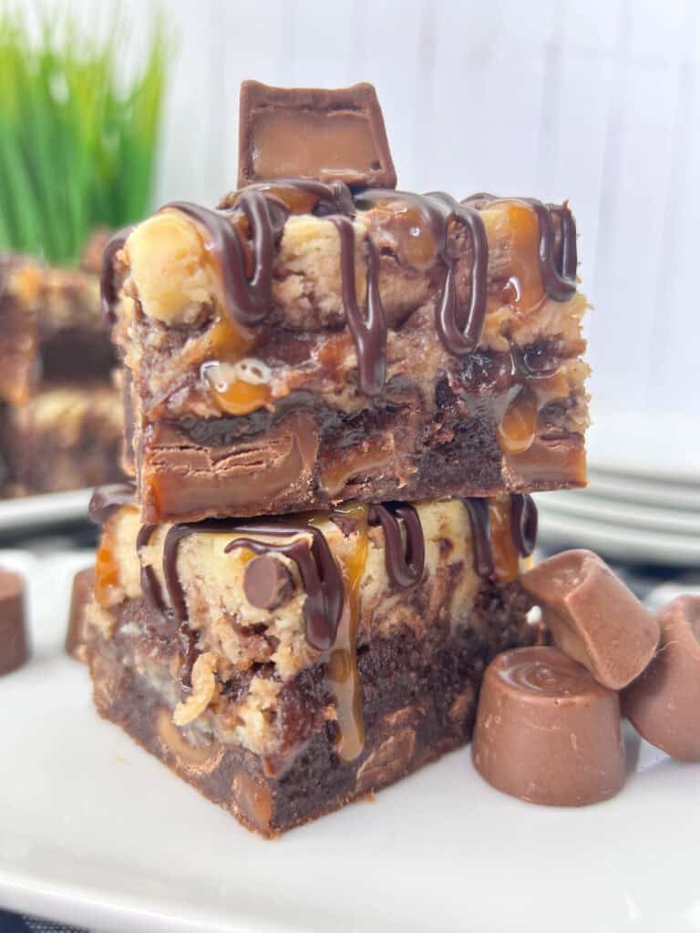 Rolo Cheesecake Brownie Bars
