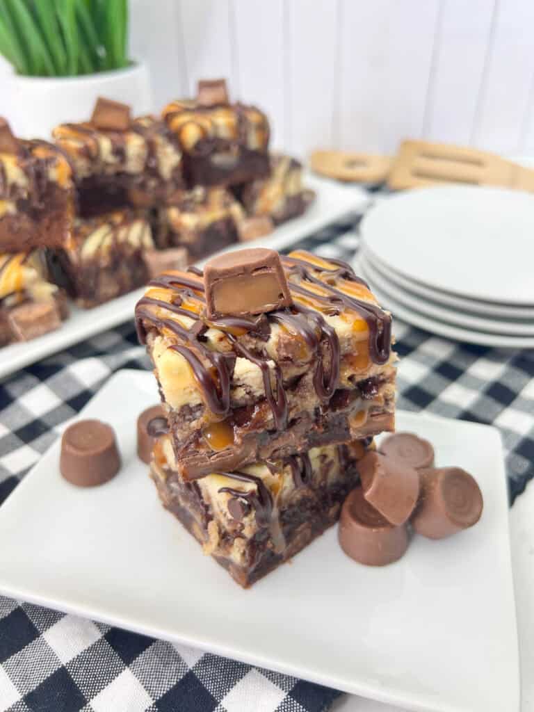 Rolo Cheesecake Brownie Bars
