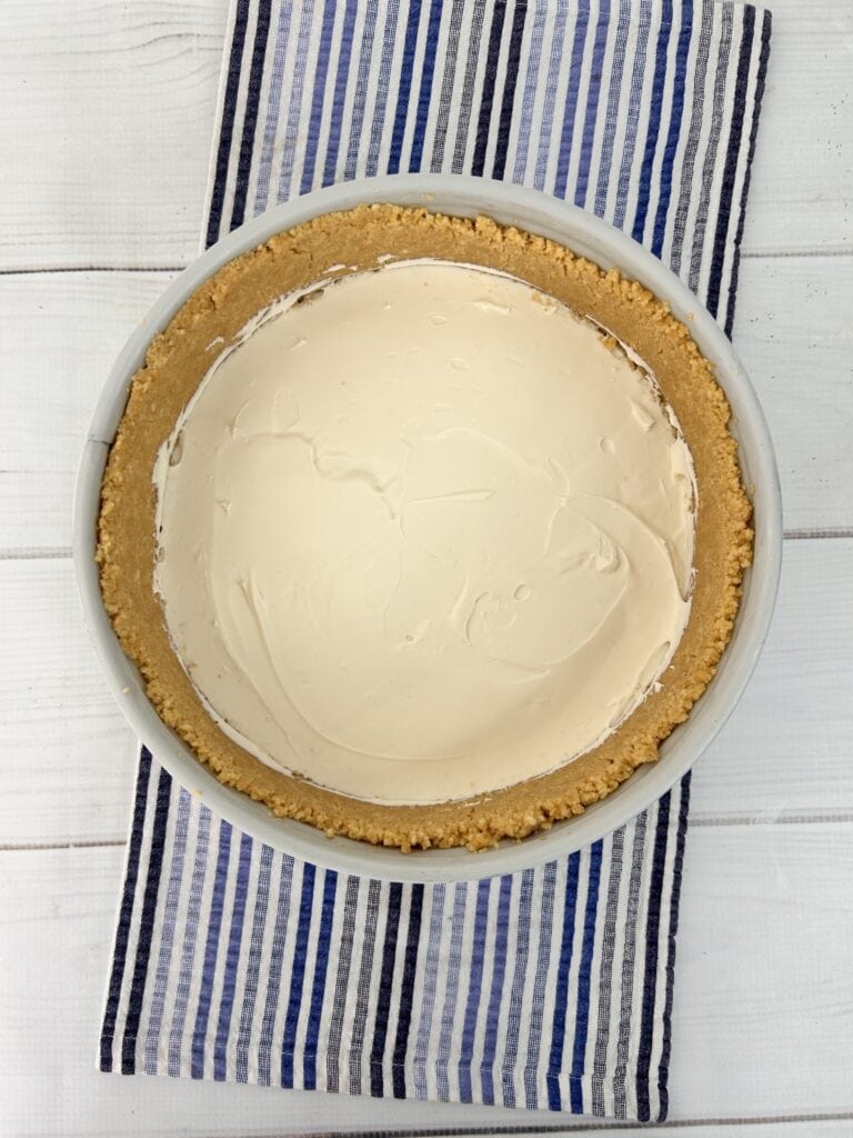 No Bake Banana Pudding Cheesecake steps to making cheesecake, crust