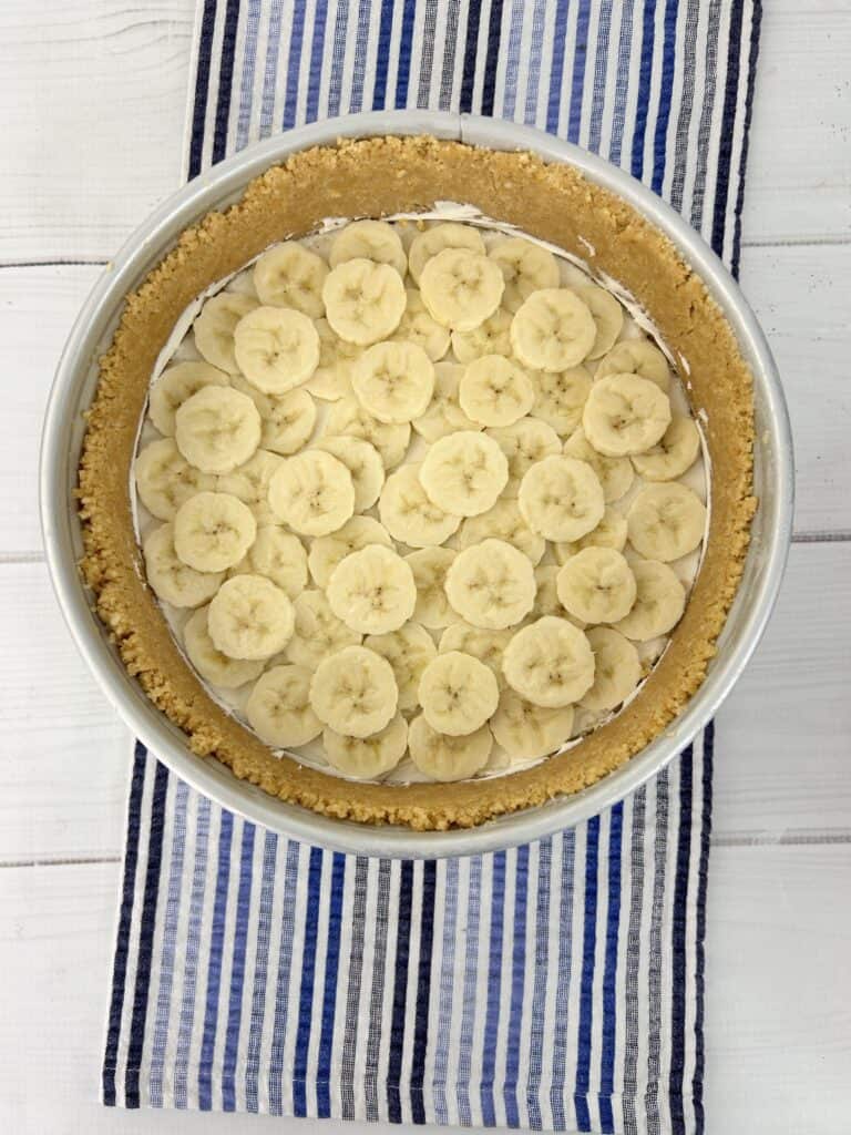 No Bake Banana Pudding Cheesecake add bananas step