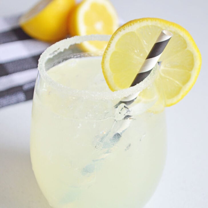 lemonade margarita ready to serve