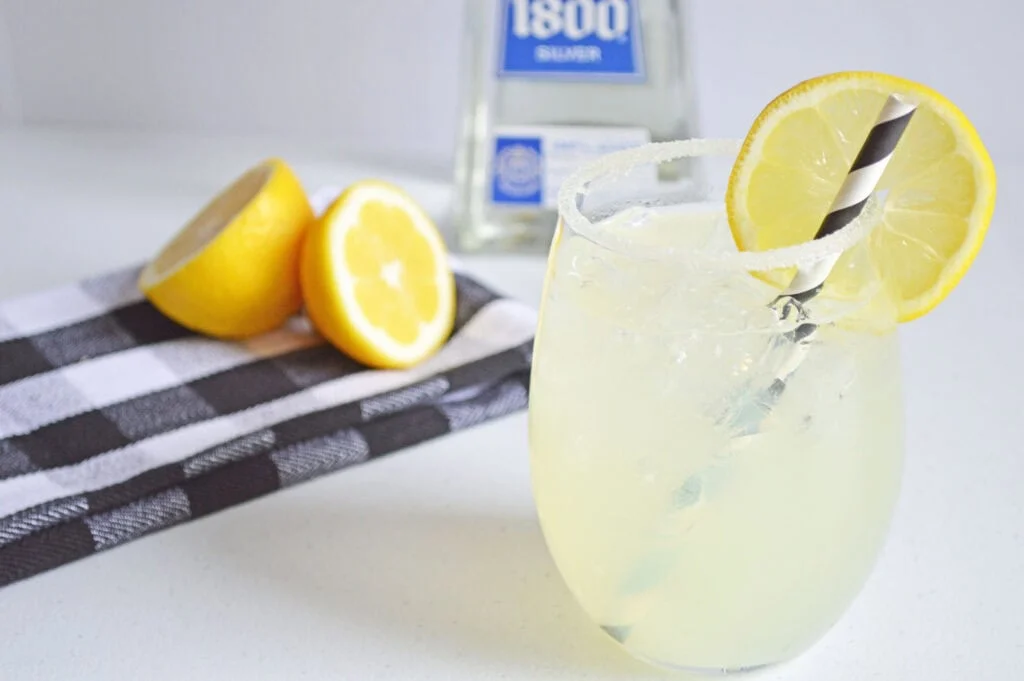horizontal shot margarita