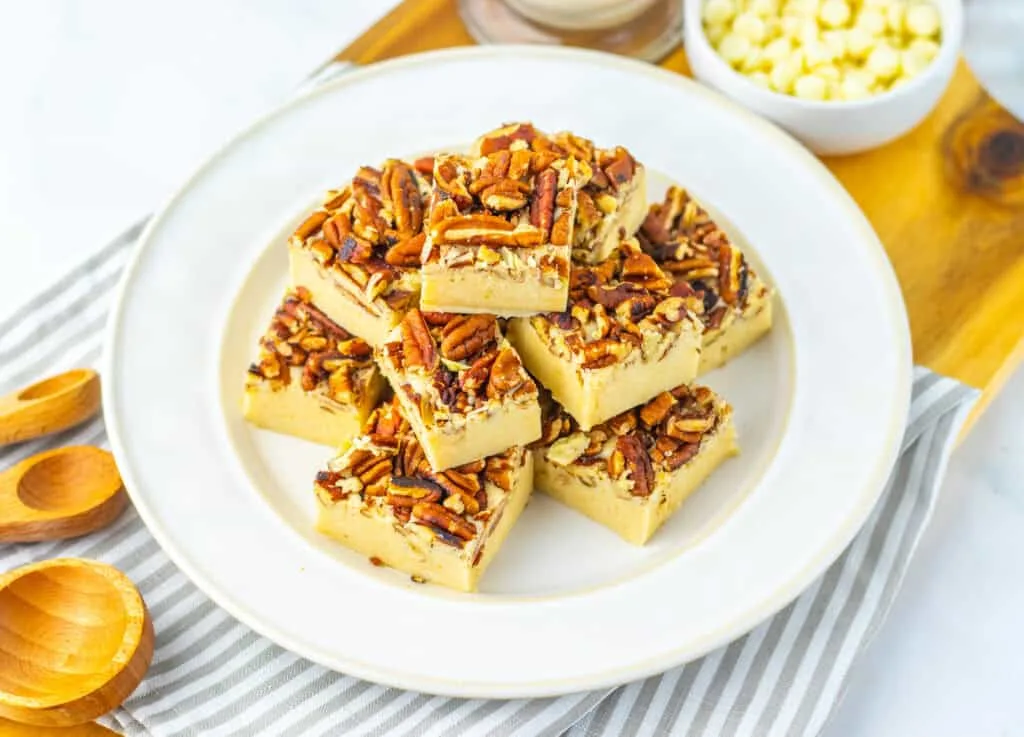 Pecan Pie Fudge with Sweet Crunchy Topping, Easy Dessert Recipe.