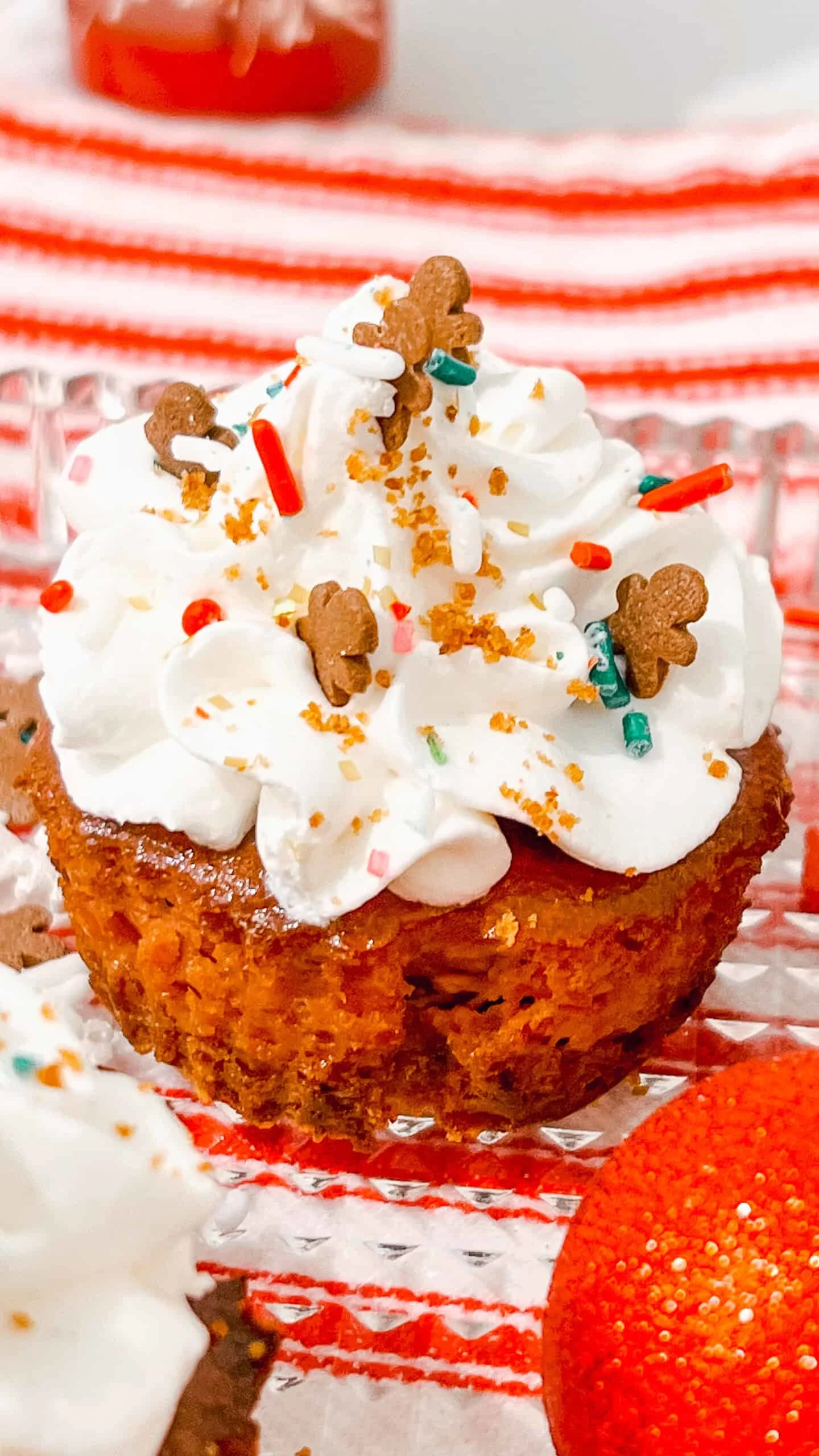 Gingerbread Cheesecake Bites with whipped cream, sprinkles, and gingerbread cookies. via @Mooreorlesscook