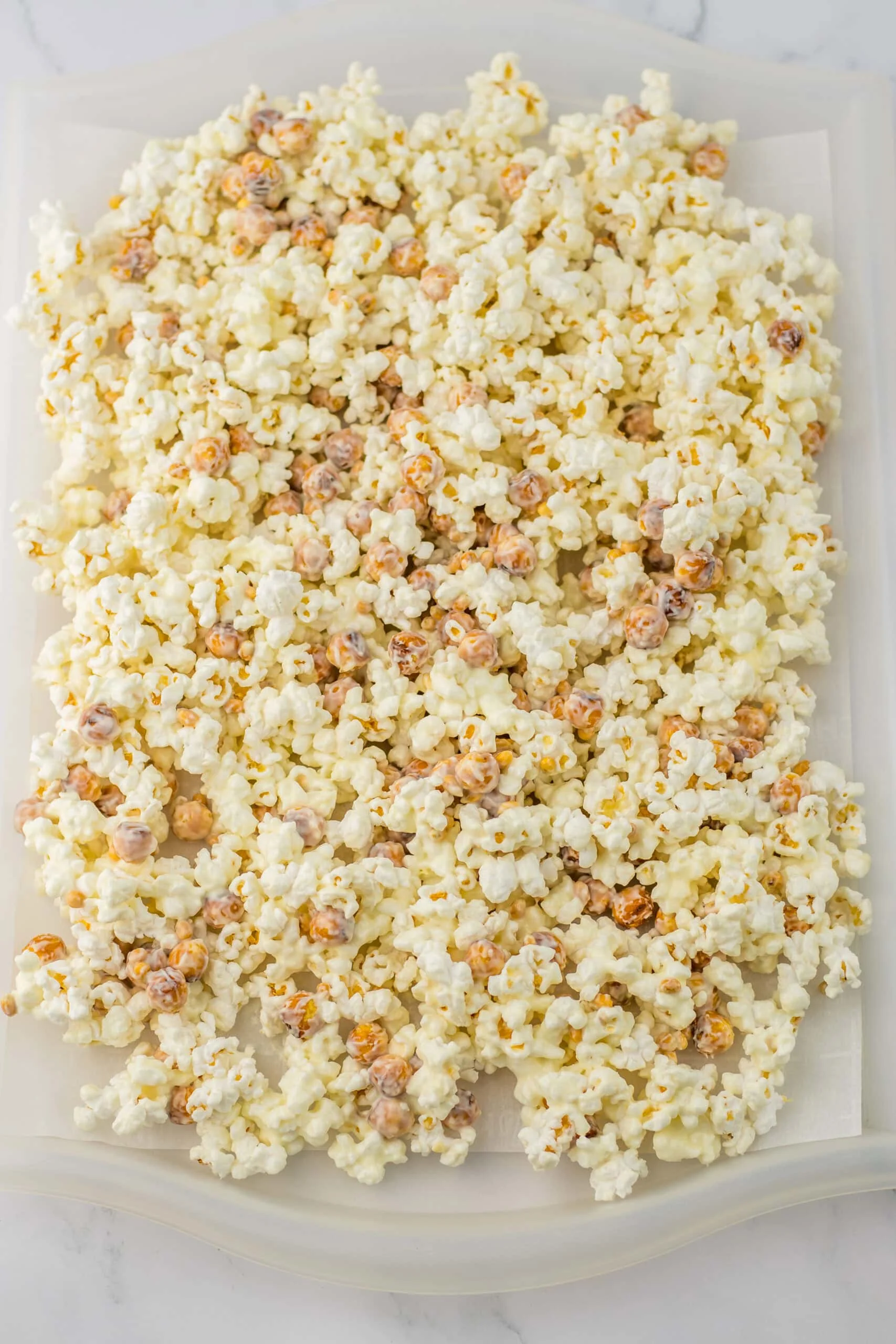 popcorn mixture