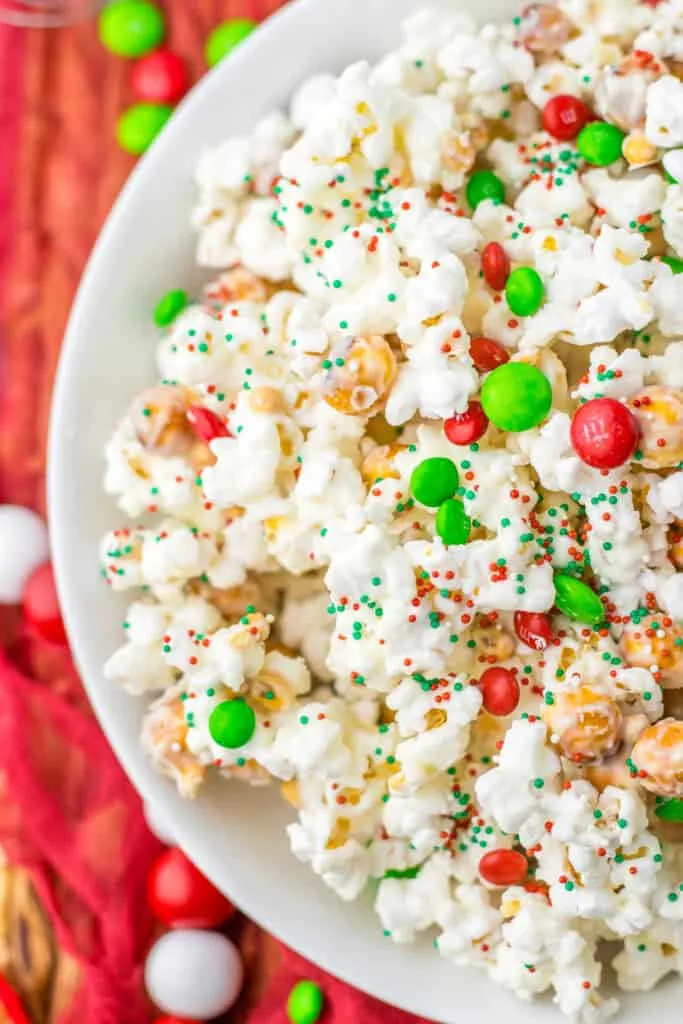 bowl popcorn red cloth