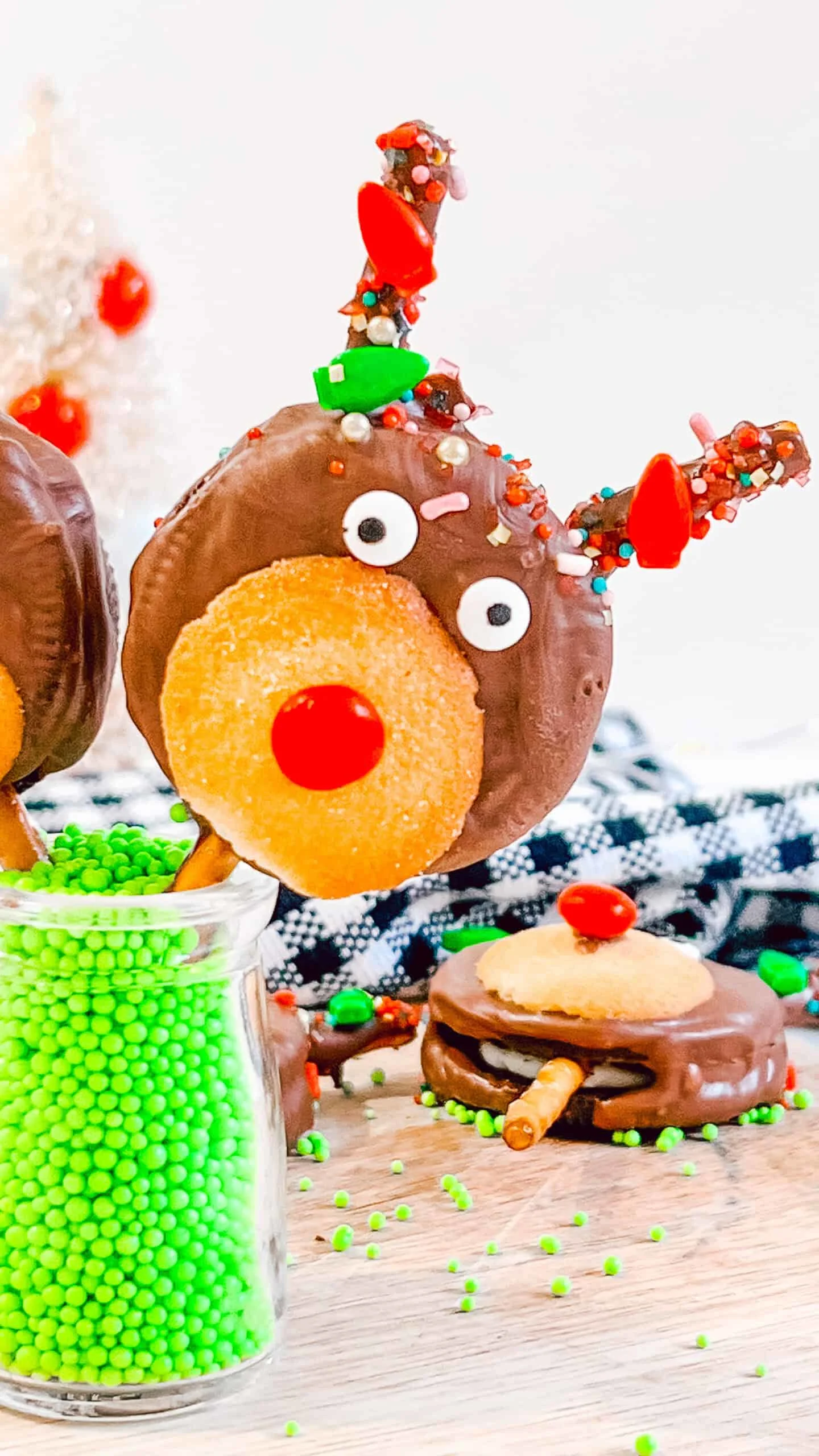 Reindeer Oreo Pops are the cutest Christmas dessert you&rsquo;ll ever serve. With just a few simple ingredients&mdash;Oreos, pretzels, candy eyes, and chocolate&mdash;you can create adorable reindeer faces that kids and adults will love. via @Mooreorlesscook